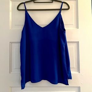 Cute navy lily white tank!